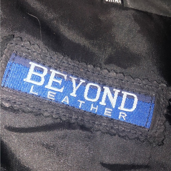 Beyond leather women's jacket - Picture 4 of 6